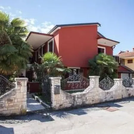Apartamento Grosse In Novigrad Mit Schoenem Garten By Interhome
