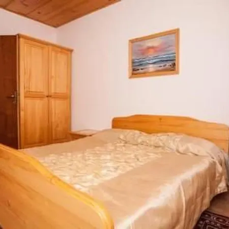 Apartamento Grosse In Novigrad Mit Schoenem Garten By Interhome *