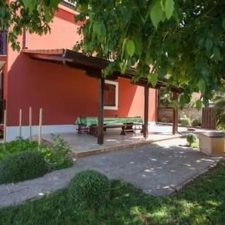 Apartmán Grosse In Novigrad Mit Schoenem Garten By Interhome *